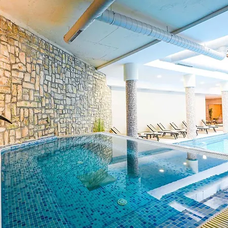 Predela Lux בנסקו