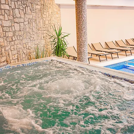 Predela Lux 3* Бансько